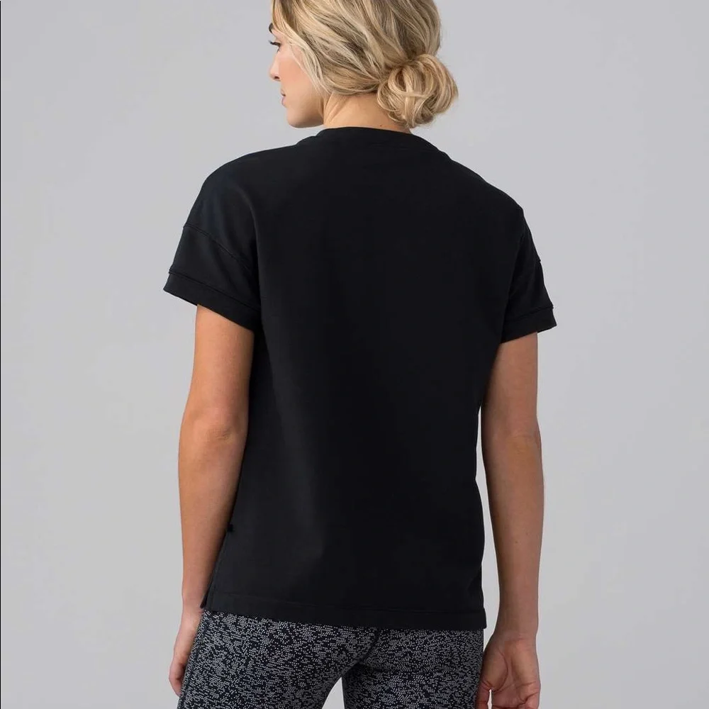 lululemon athletica Black Short Sleeve Tee